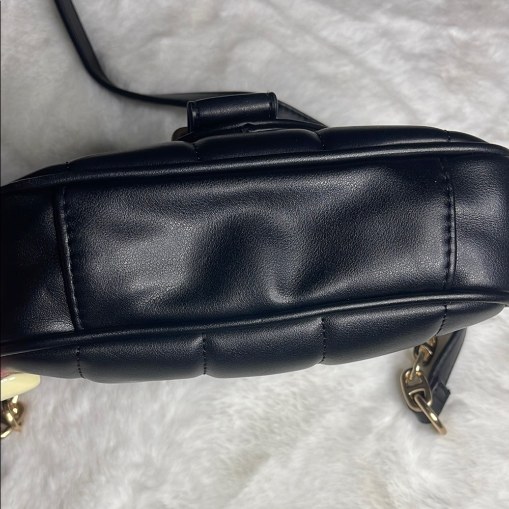 Black Soft Faux Leather quilted Shoulder Bag - Picture 9 of 10
